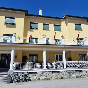 3* Hotel Dora